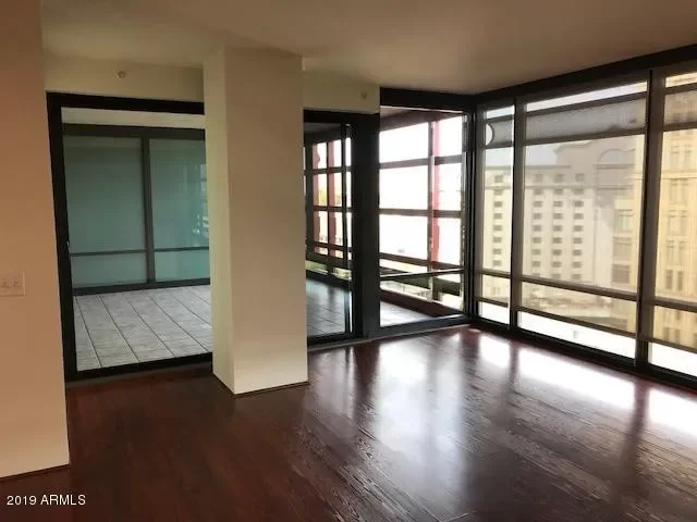 2BR Townhouse for Sale in Phoenix, AZ