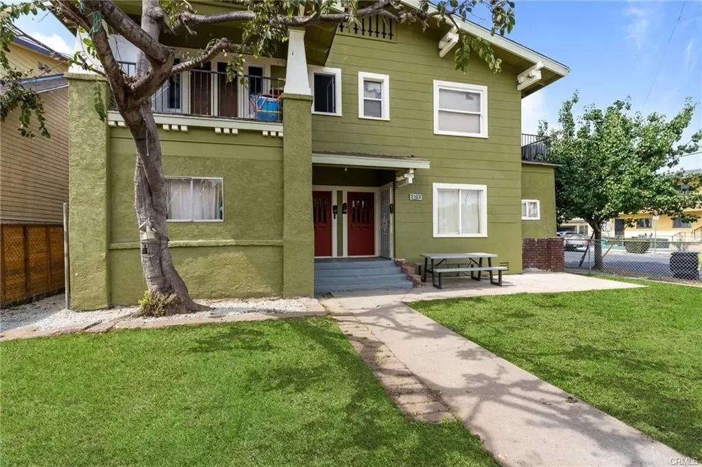 8BR Multi-Family for Sale in Los Angeles, CA