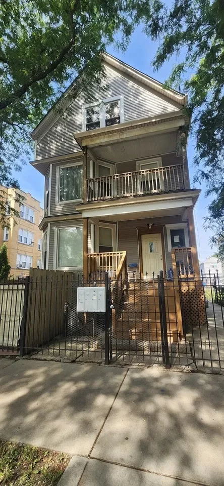 4BR House for Rent in Chicago, IL