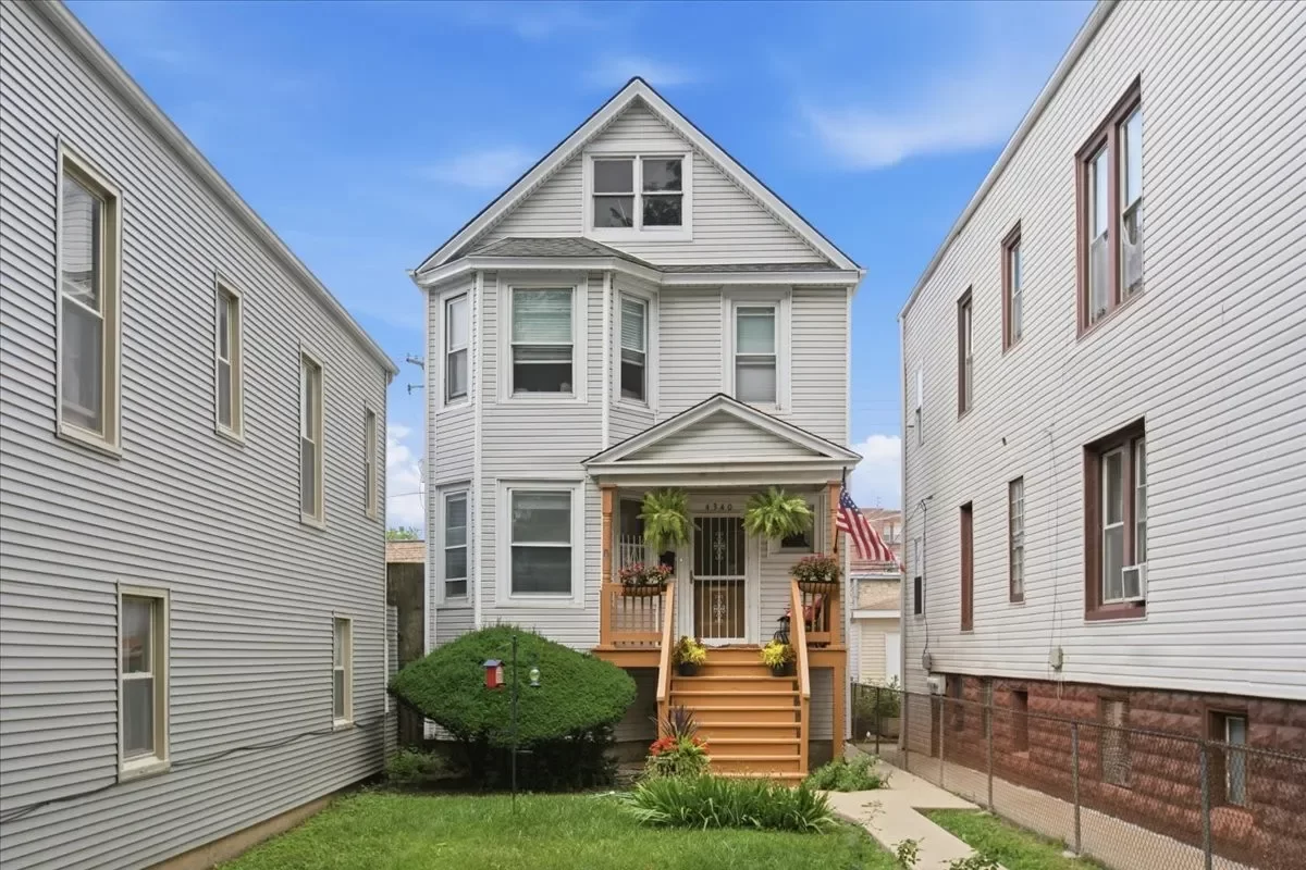 5BR Multi-Family for Sale in Chicago, IL