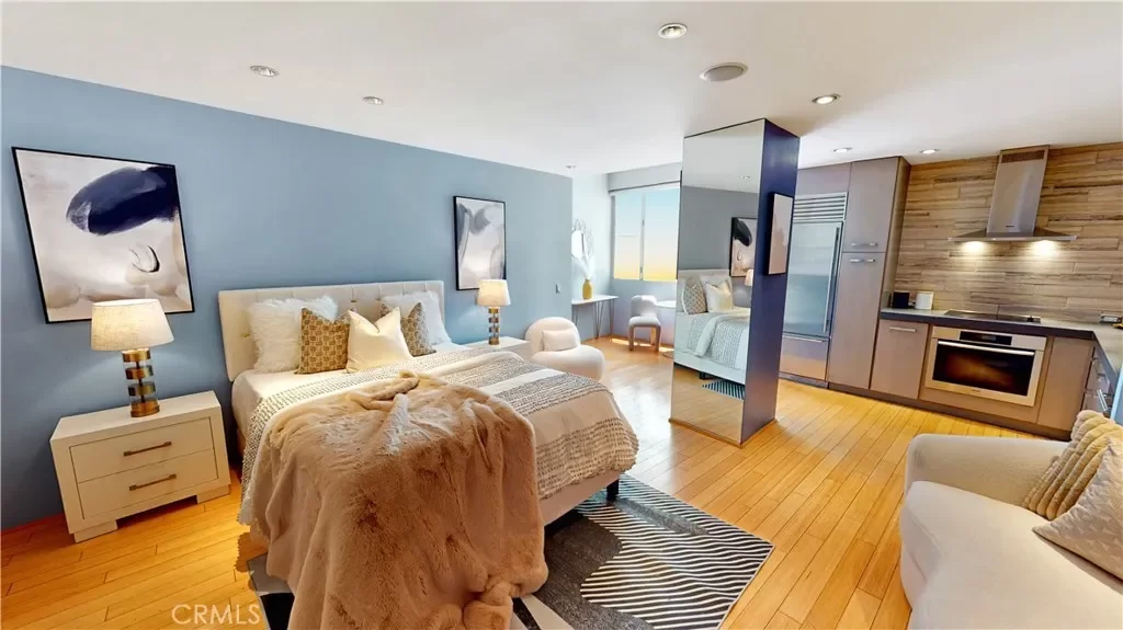 Condo for Sale in Los Angeles, CA