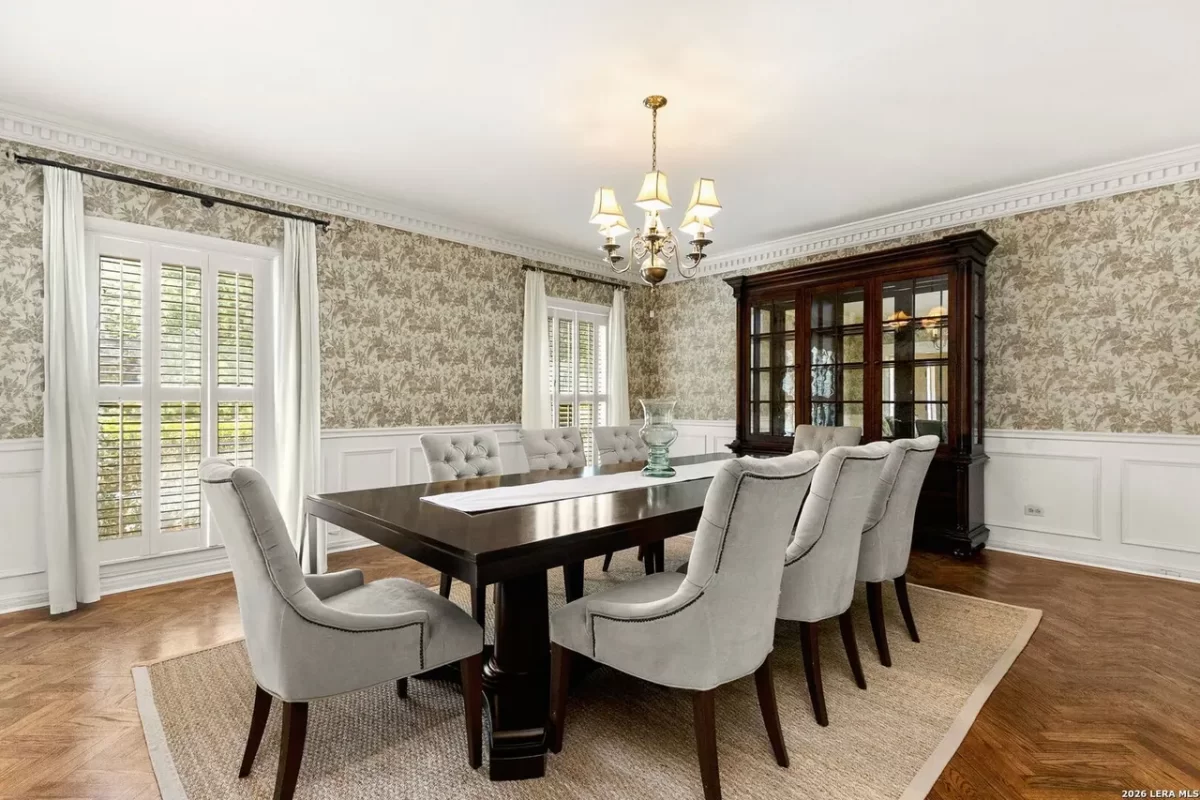 5BR House for Sale in Castle Hills, TX