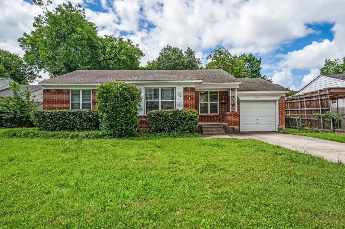 2BR House for Sale in Dallas, TX