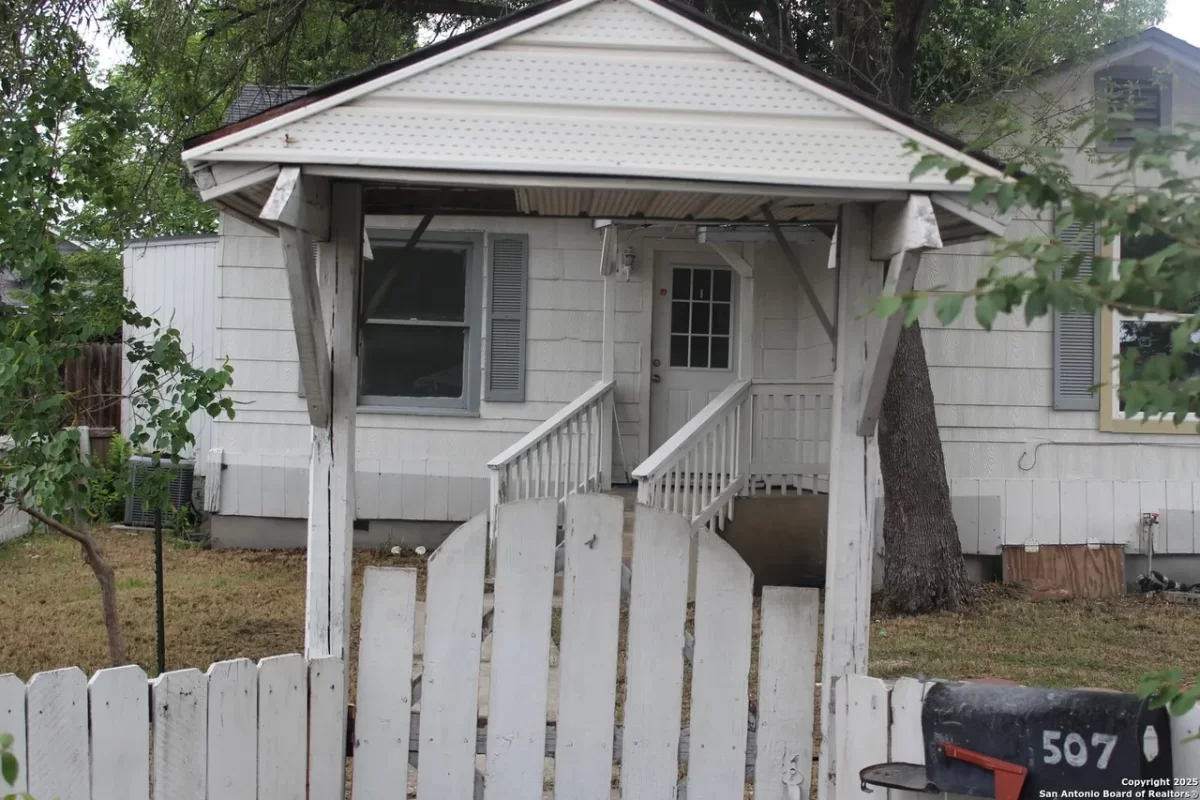 2BR House for Rent in San Antonio, TX