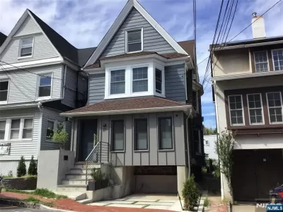 1BR Multi-Family for Rent in Edgewater, NJ