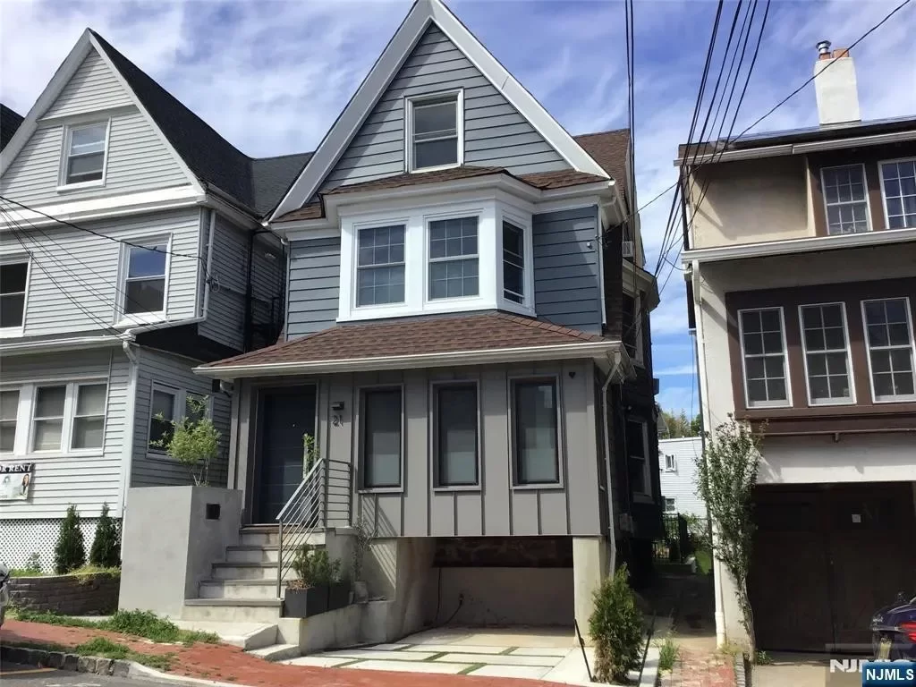 1BR Multi-Family for Rent in Edgewater, NJ
