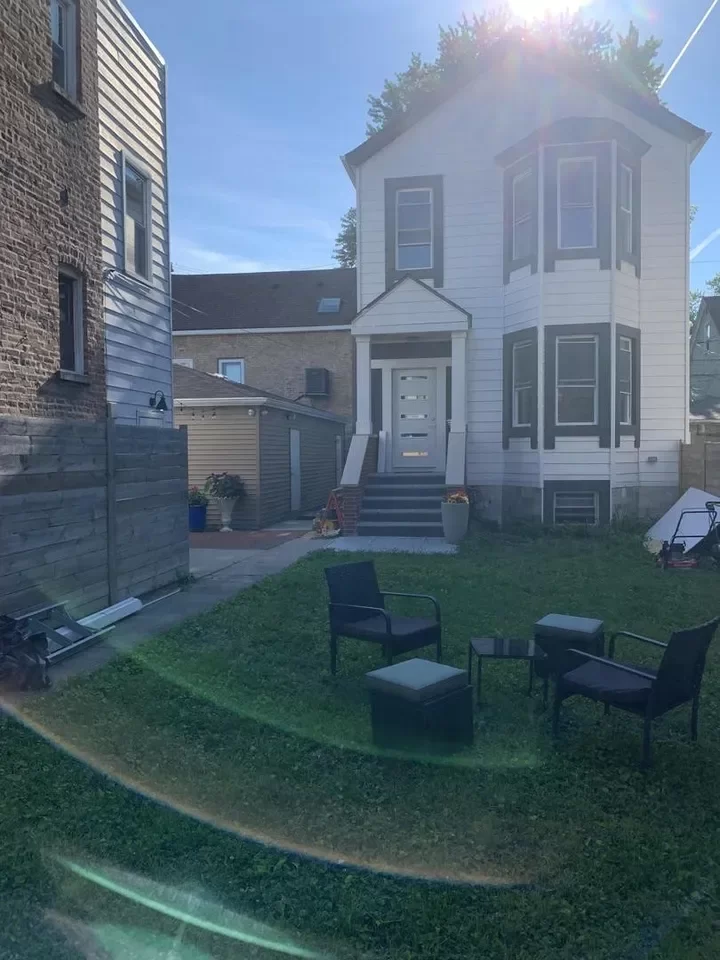 2BR House for Rent in Chicago, IL