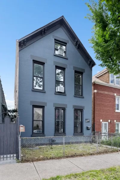 5BR Multi-Family for Sale in Chicago, IL
