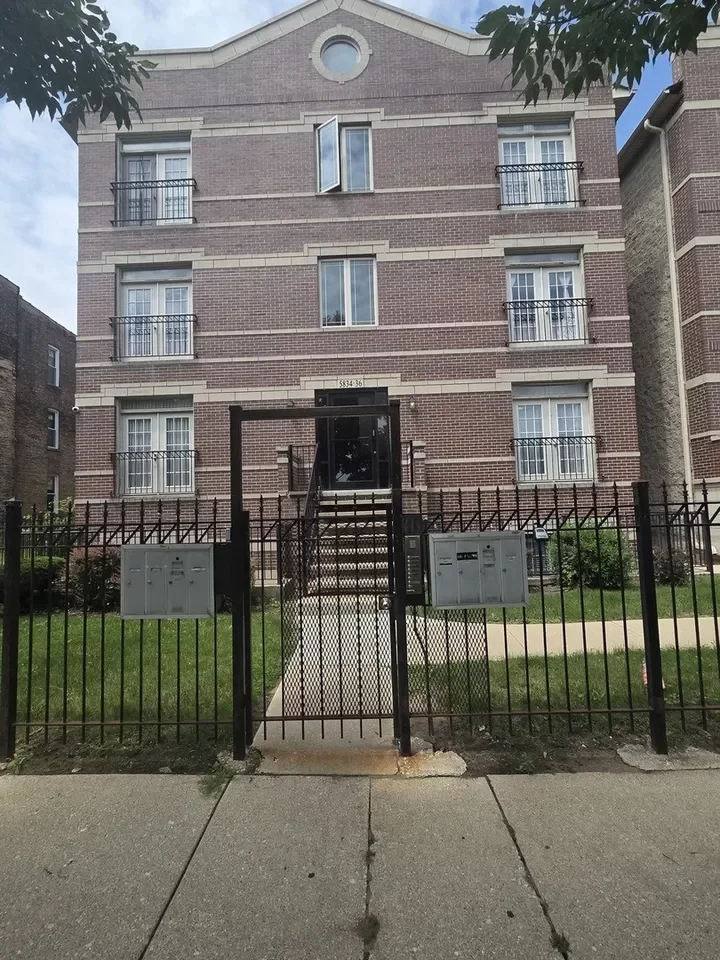 2BR Condo for Rent in Chicago, IL