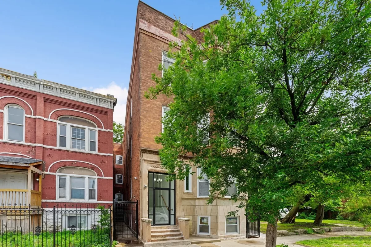 2BR Condo for Sale in Chicago, IL