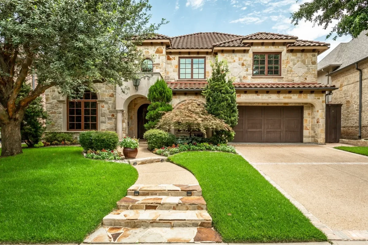 4BR House for Sale in Dallas, TX
