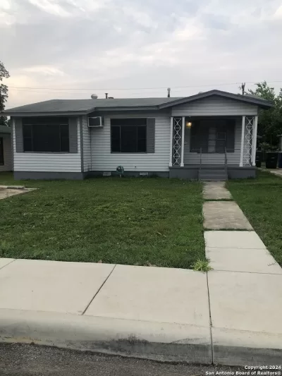 2BR House for Rent in San Antonio, TX