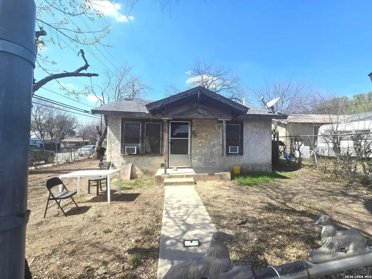 2BR House for Sale in San Antonio, TX
