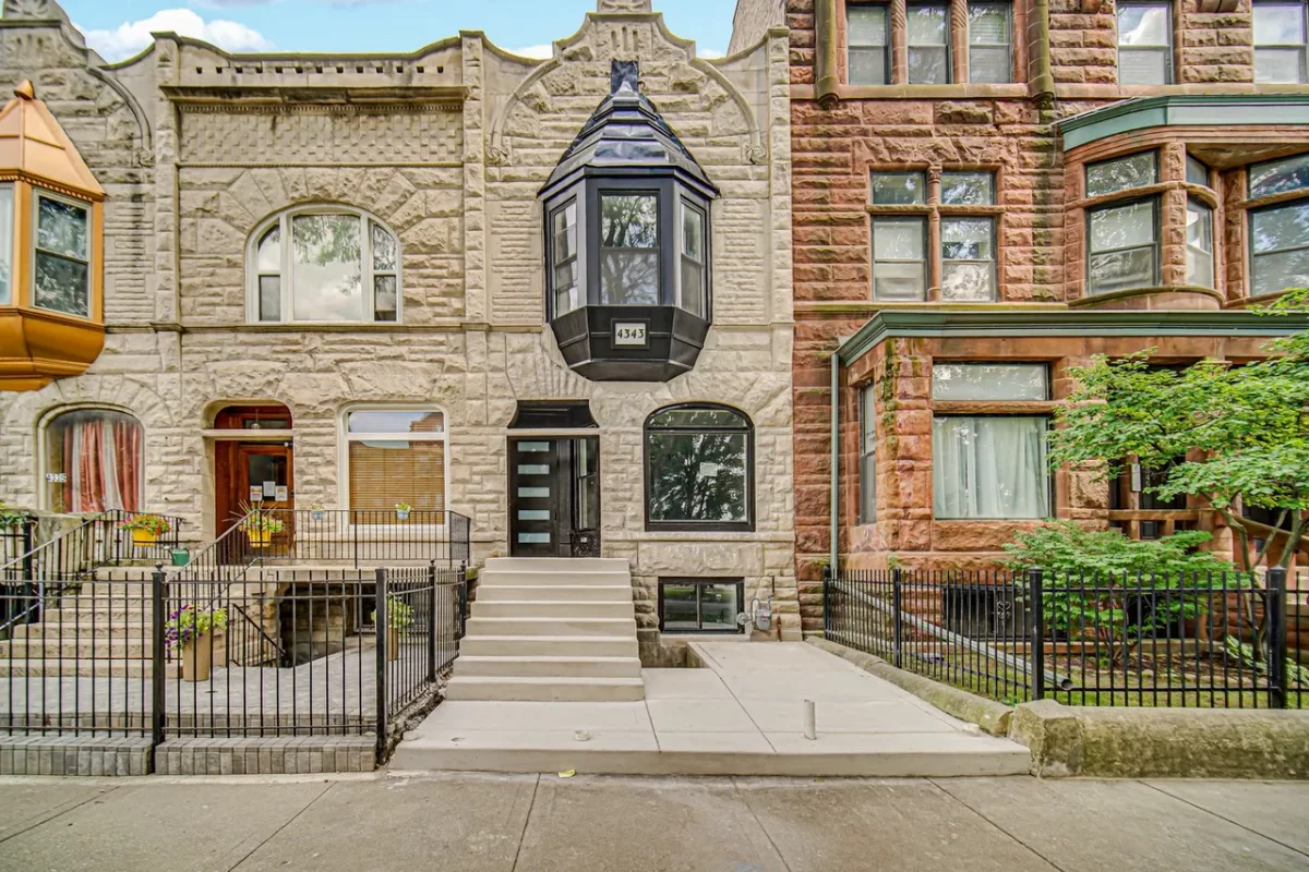 3BR House for Sale in Chicago, IL