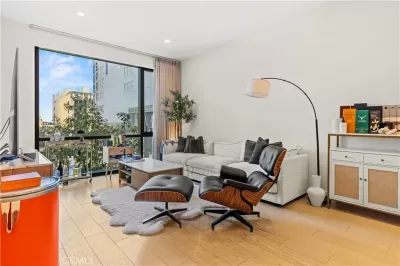 2BR Condo for Sale in Los Angeles, CA