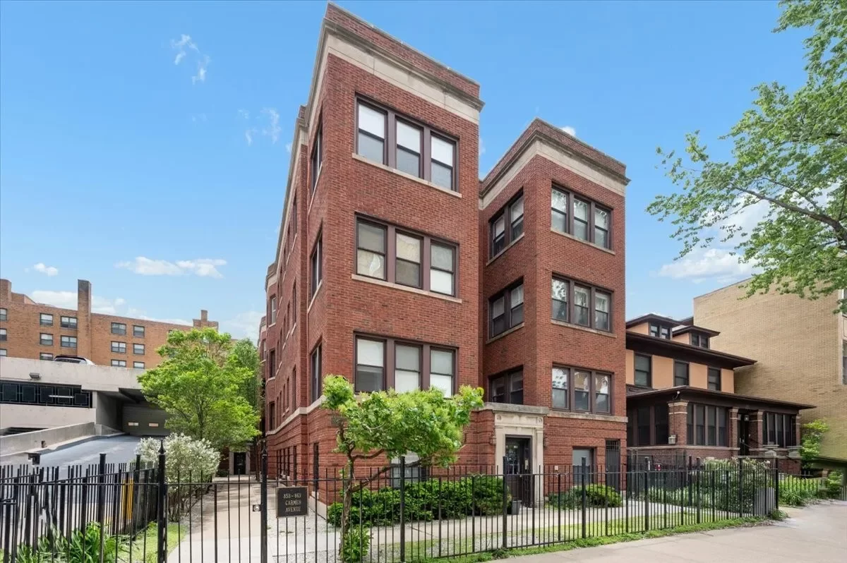 3BR Condo for Sale in Chicago, IL