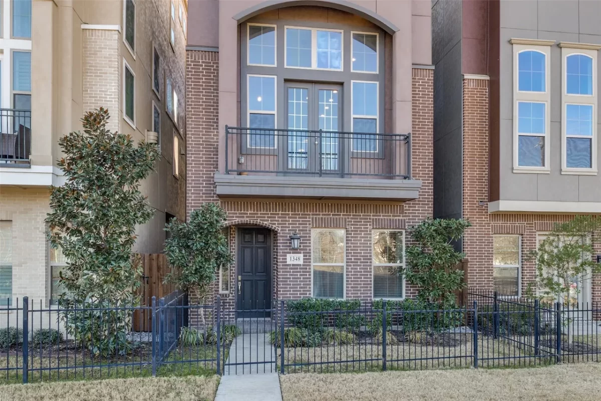4BR House for Sale in Dallas, TX
