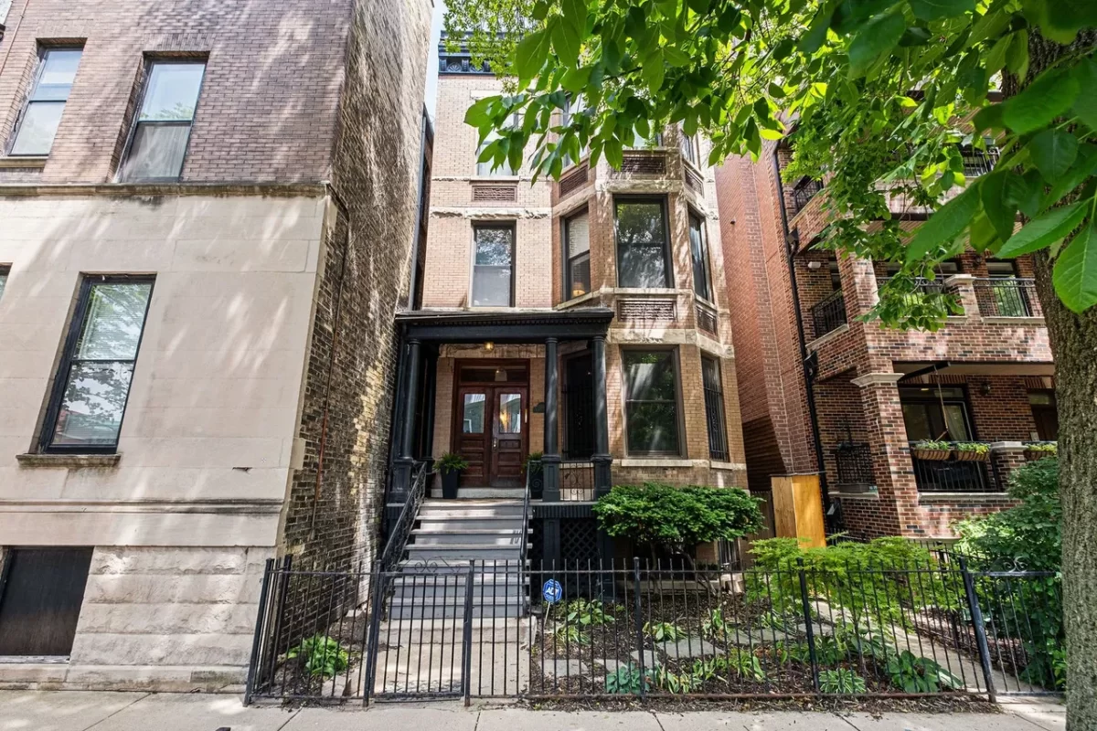 3BR Condo for Sale in Chicago, IL