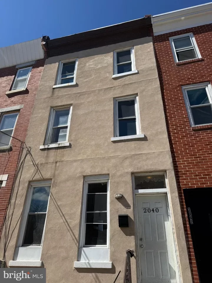 5BR Townhouse for Sale in Philadelphia, PA