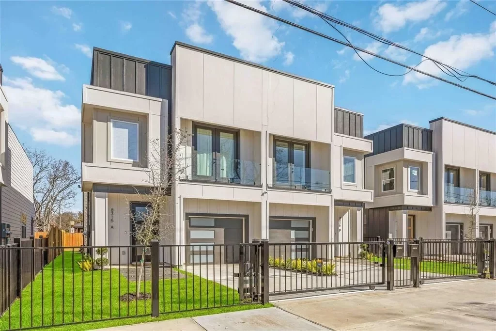 4BR Multi-Family for Sale in Houston, TX