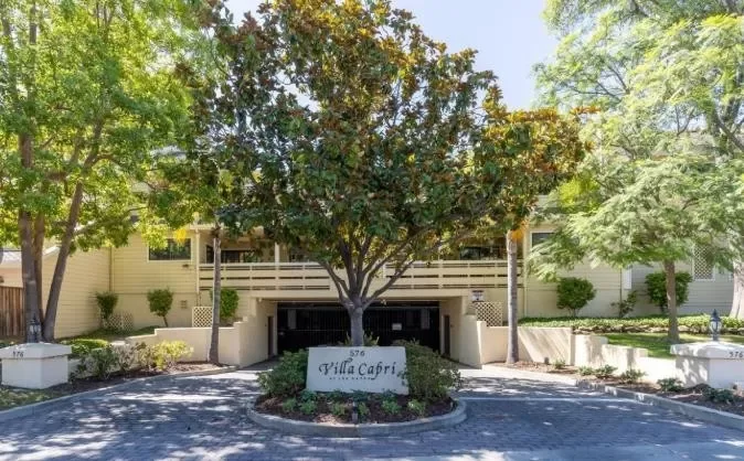 2BR Condo for Sale in Los Gatos, CA