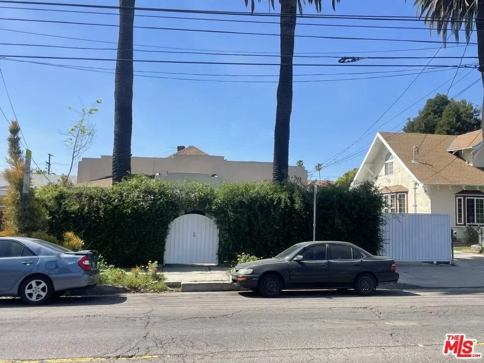 2BR Multi-Family for Sale in Los Angeles, CA