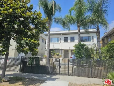 2BR House for Rent in Los Angeles, CA