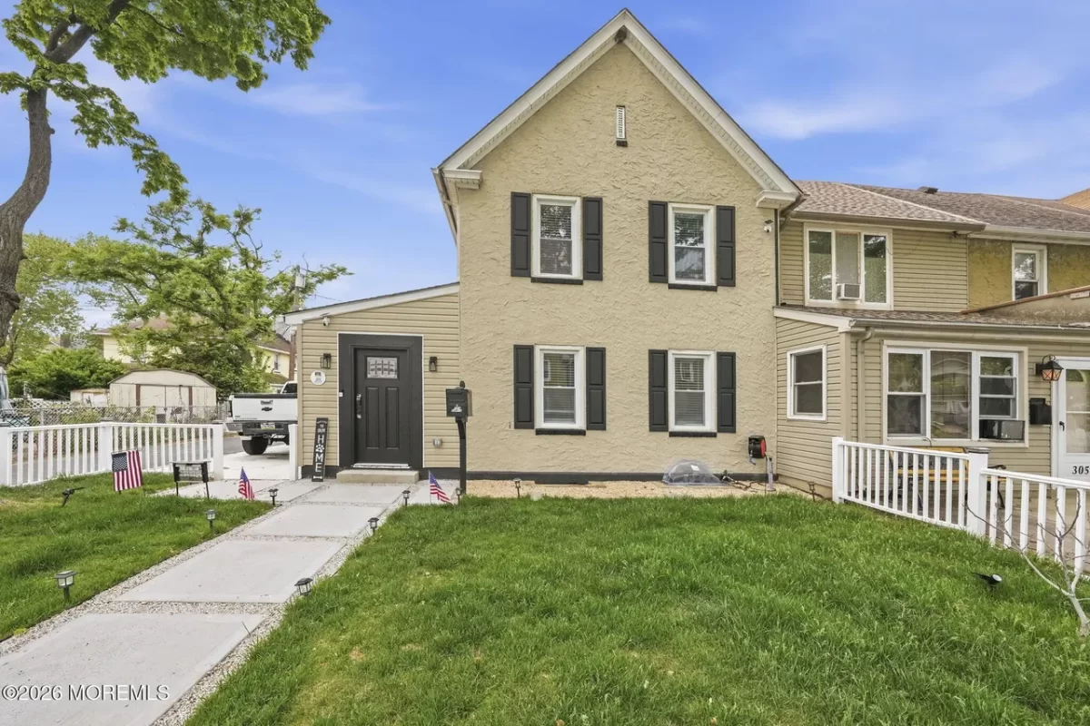 2BR House for Sale in Brooklawn, NJ