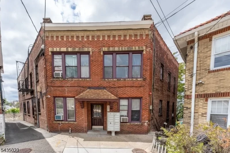 1BR Condo for Sale in North Bergen, NJ