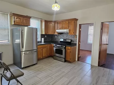4BR Apartment for Rent in Maspeth, NY