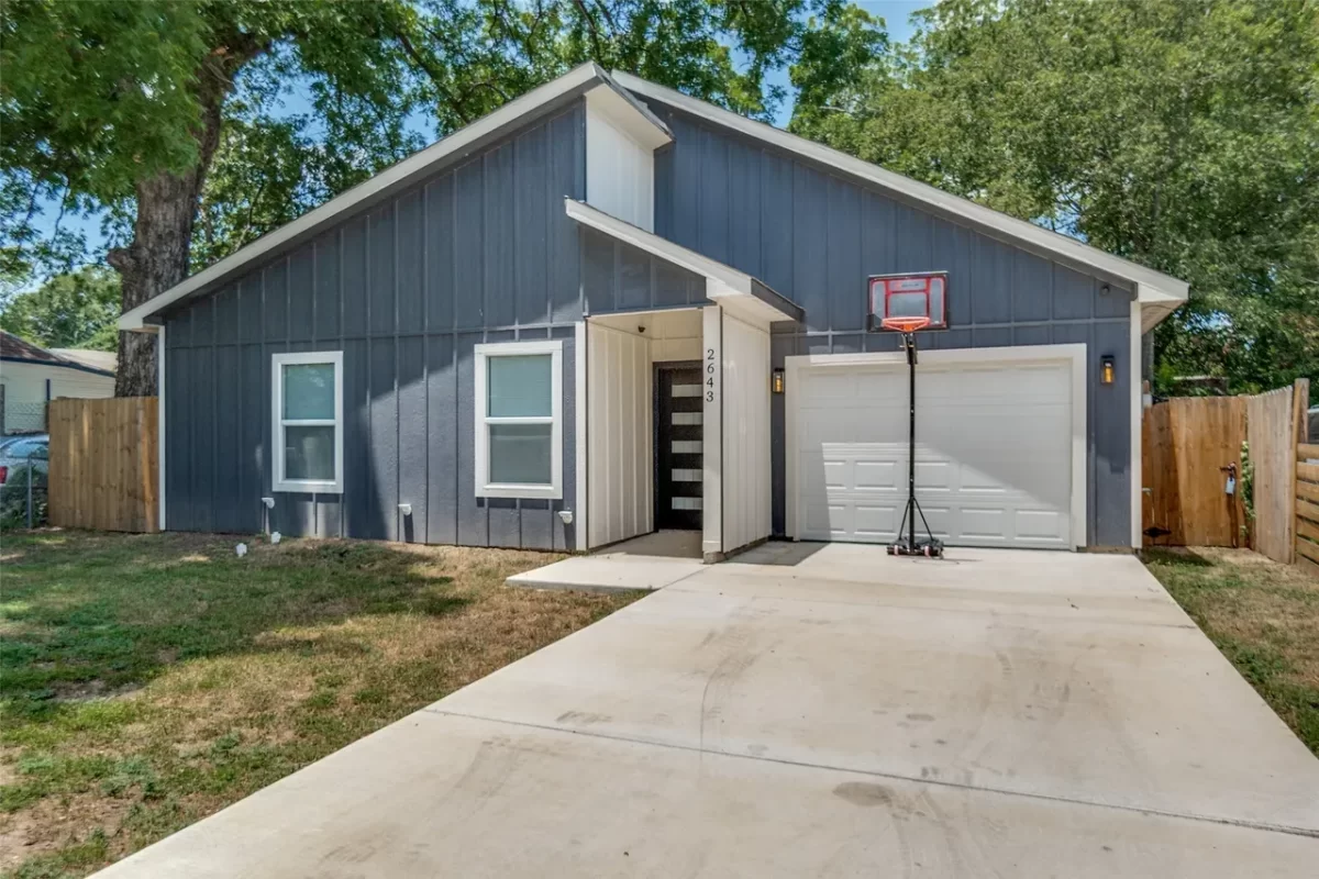4BR House for Sale in Dallas, TX