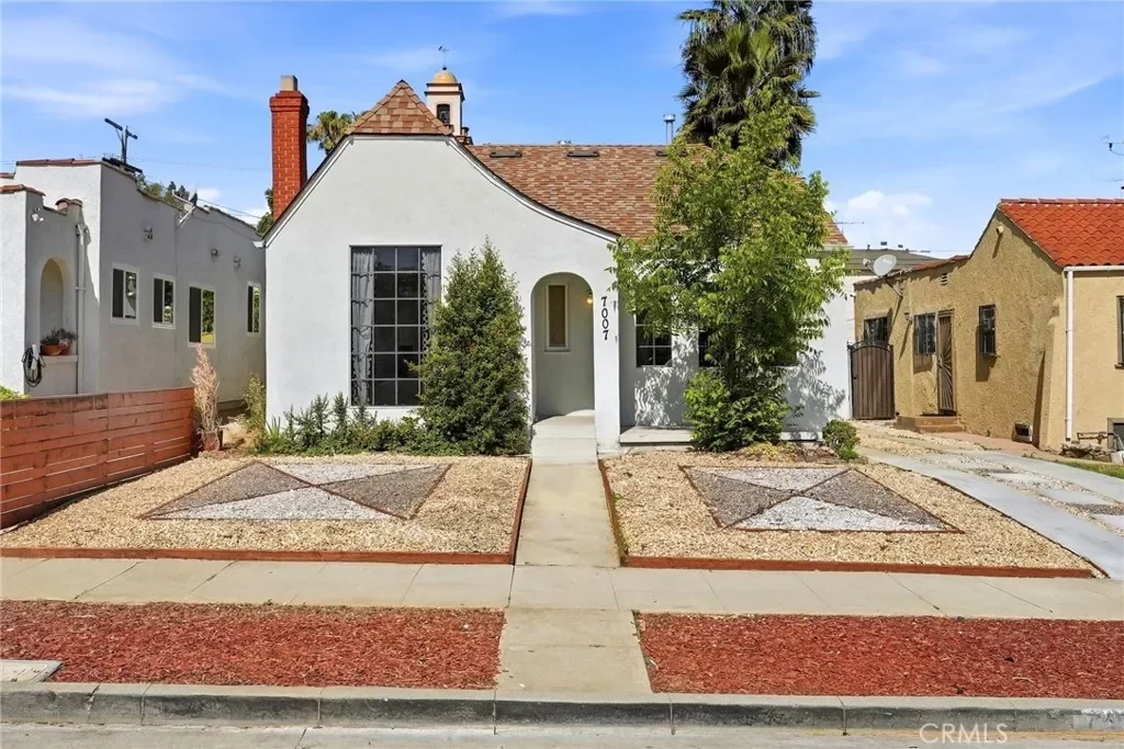 2BR House for Sale in Los Angeles, CA