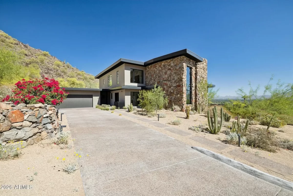 4BR House for Sale in Paradise Valley, AZ