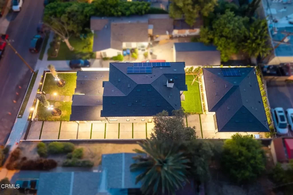 5BR Multi-Family for Sale in Los Angeles, CA