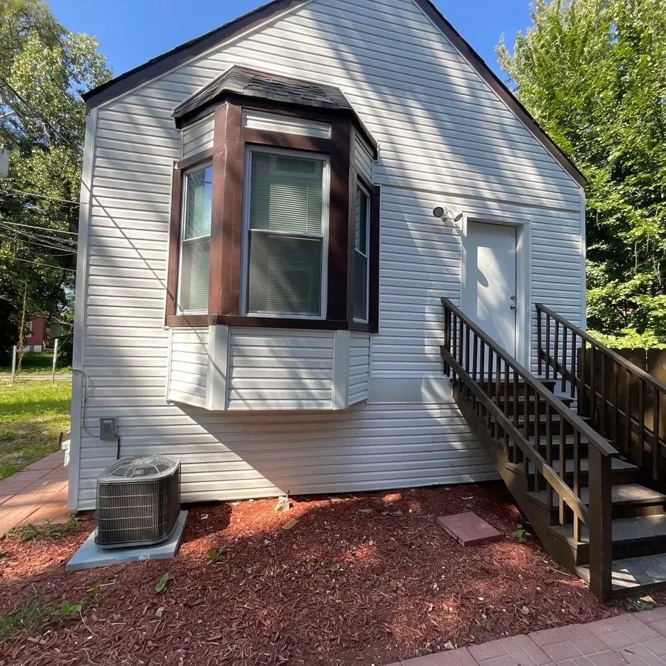 2BR House for Rent in Chicago, IL