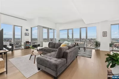 2BR Condo for Sale in Jersey City, NJ