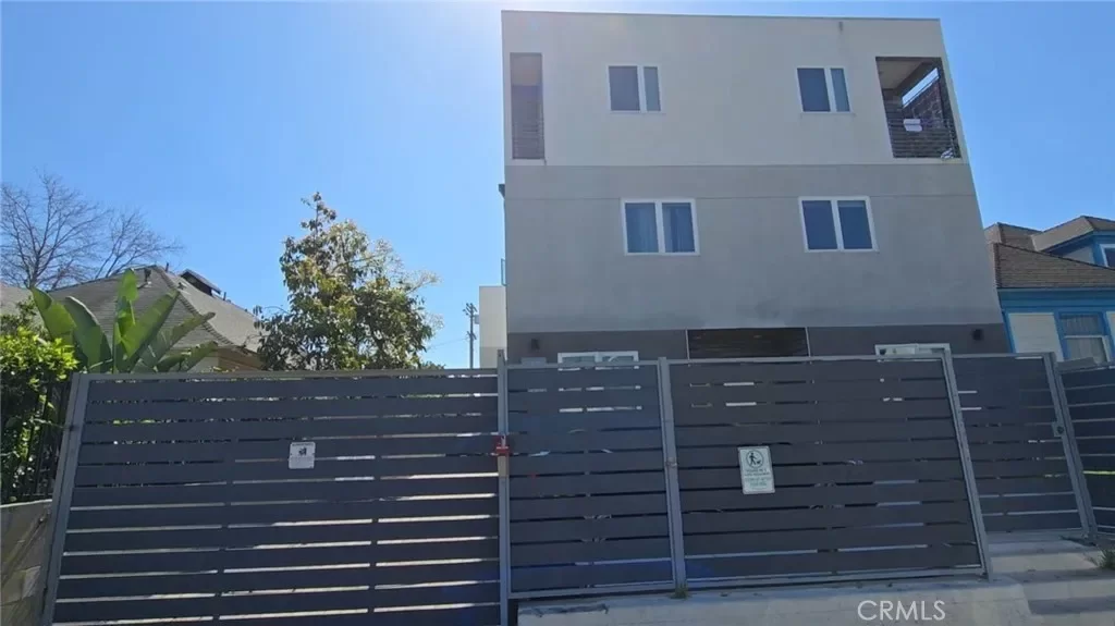 16BR House for Rent in Los Angeles, CA