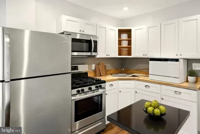 3BR Townhouse for Sale in Philadelphia, PA