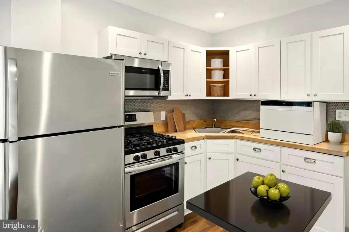 3BR Townhouse for Sale in Philadelphia, PA