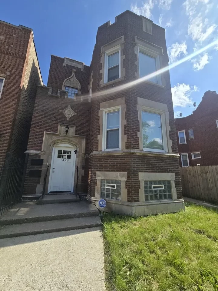 3BR House for Rent in Chicago, IL