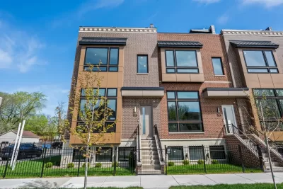 4BR House for Sale in Chicago, IL