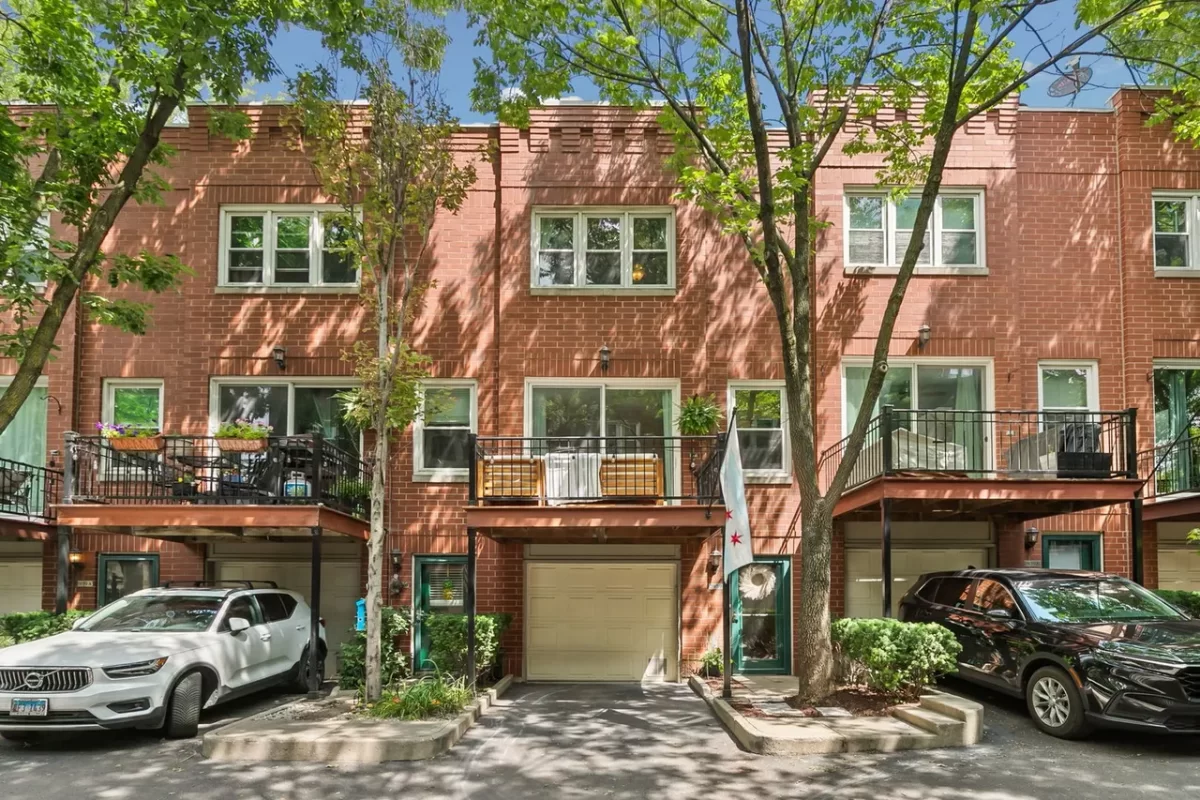 3BR Condo for Sale in Chicago, IL