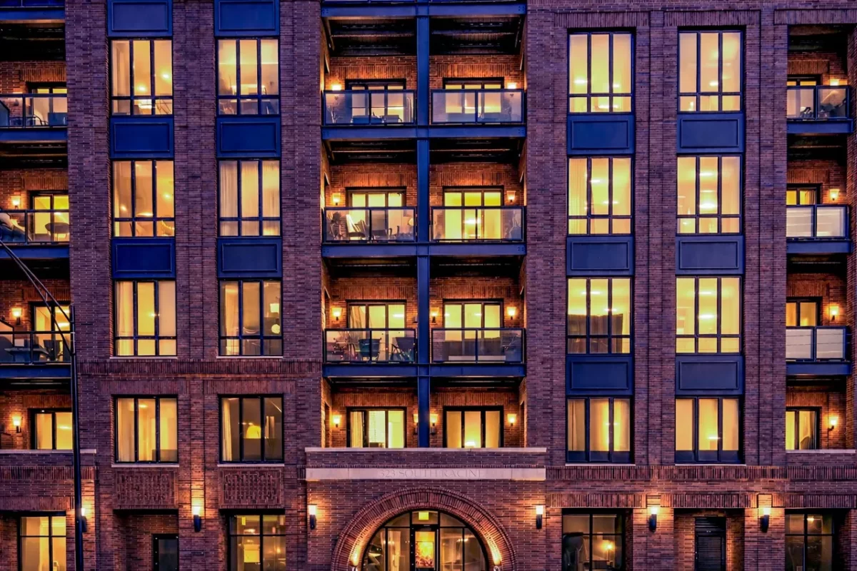 4BR Condo for Sale in Chicago, IL