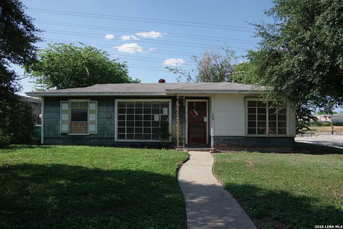 2BR House for Sale in San Antonio, TX