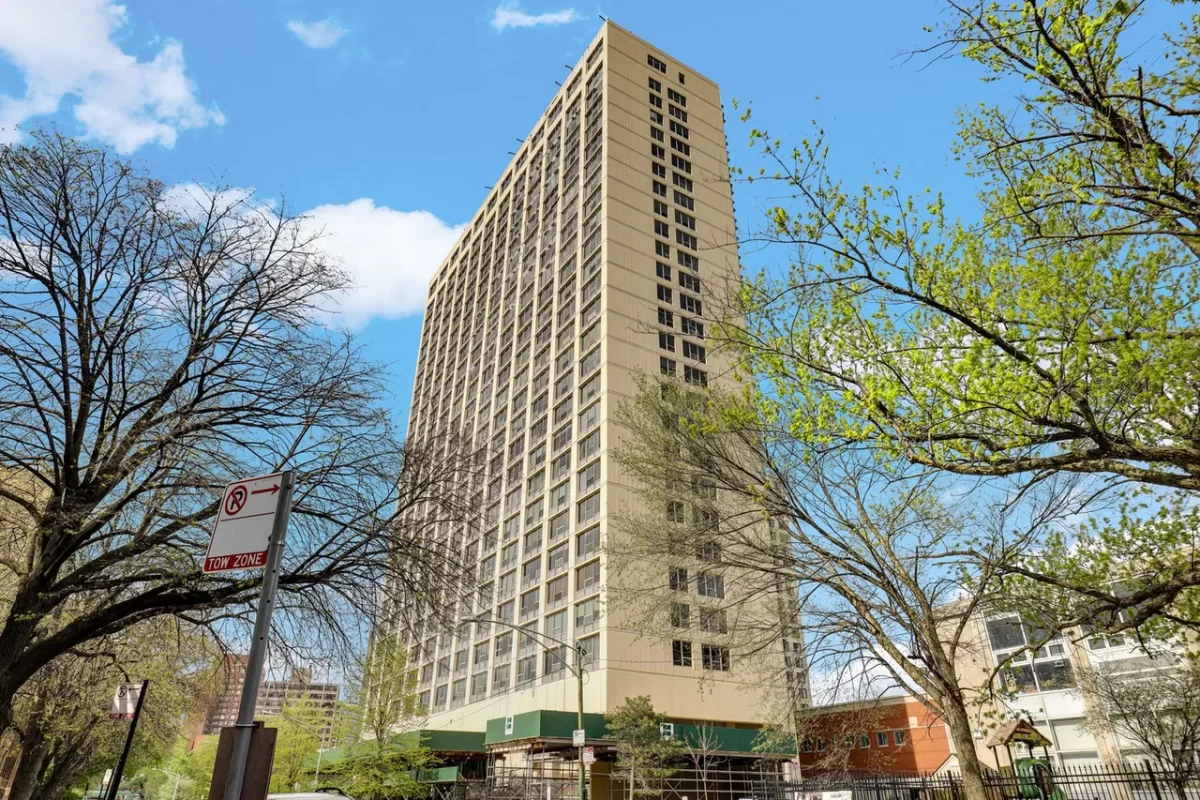 2BR Condo for Sale in Chicago, IL