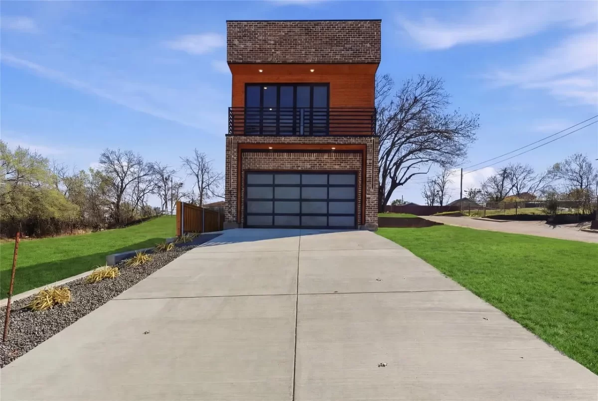4BR House for Sale in Dallas, TX