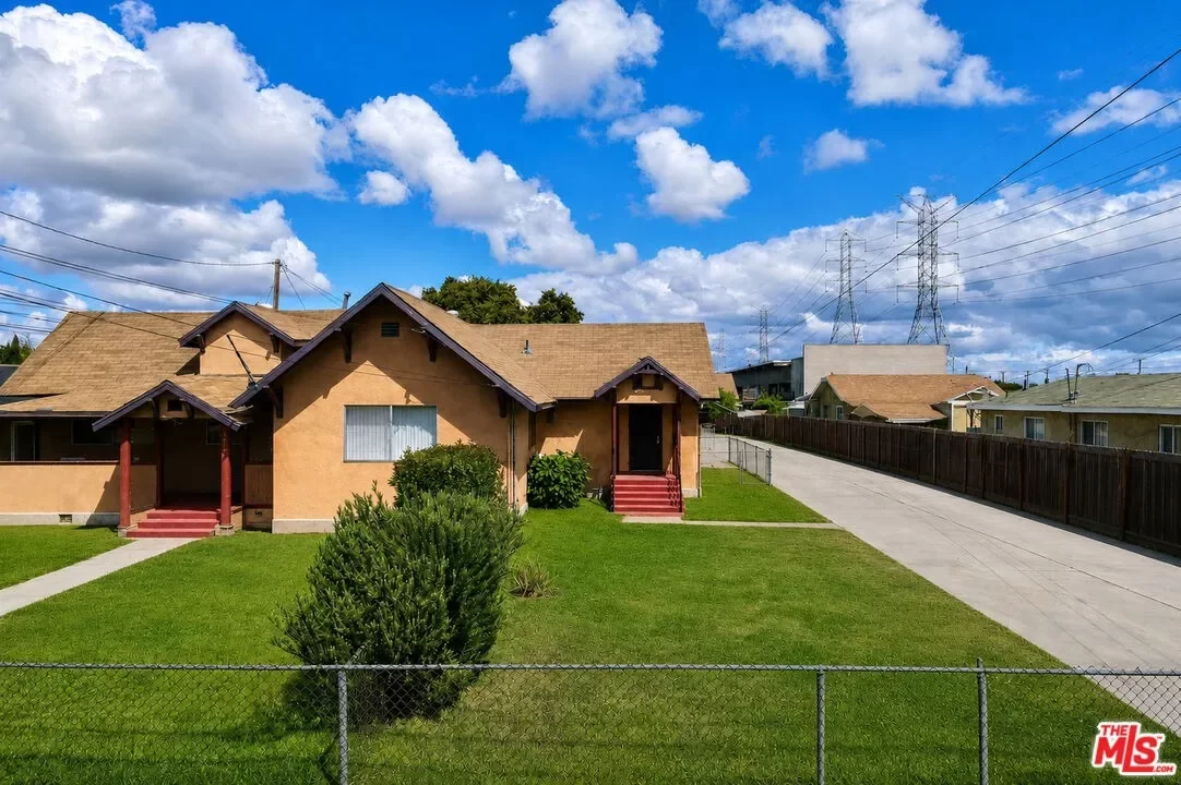 7BR Multi-Family for Sale in Los Angeles, CA