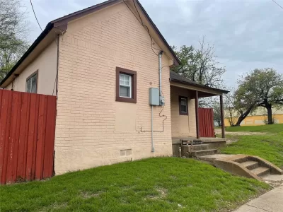 2BR House for Rent in Dallas, TX