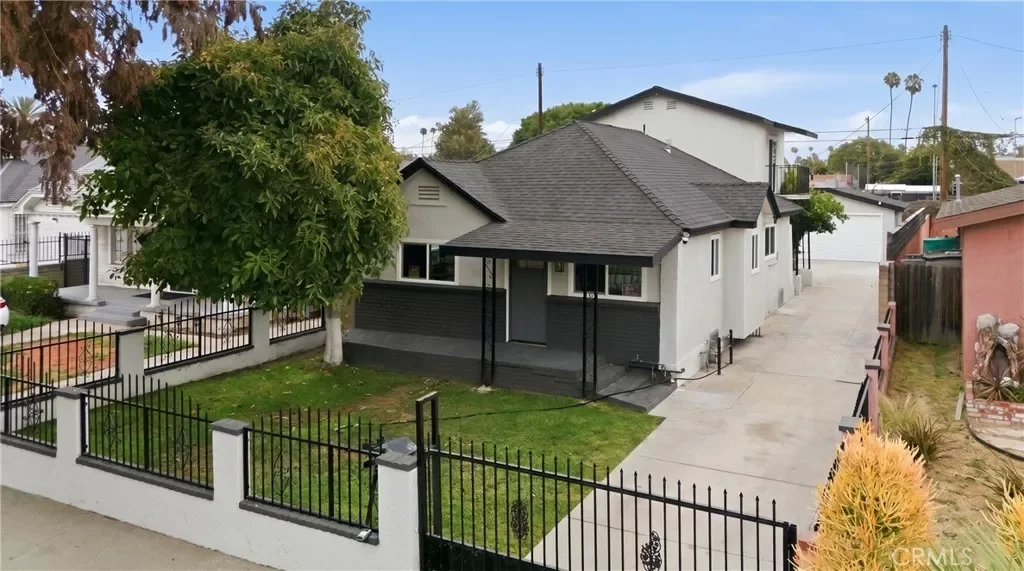 4BR House for Sale in Los Angeles, CA