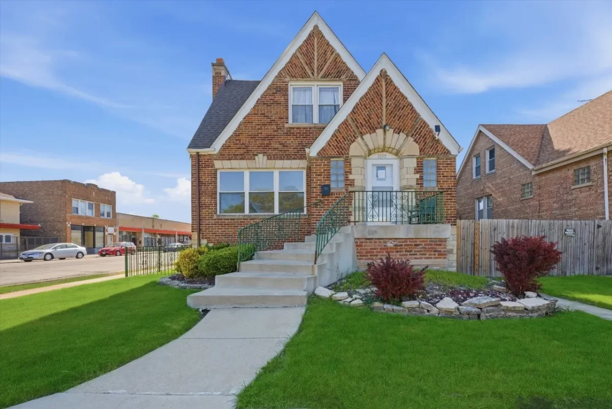 2BR House for Rent in Chicago, IL
